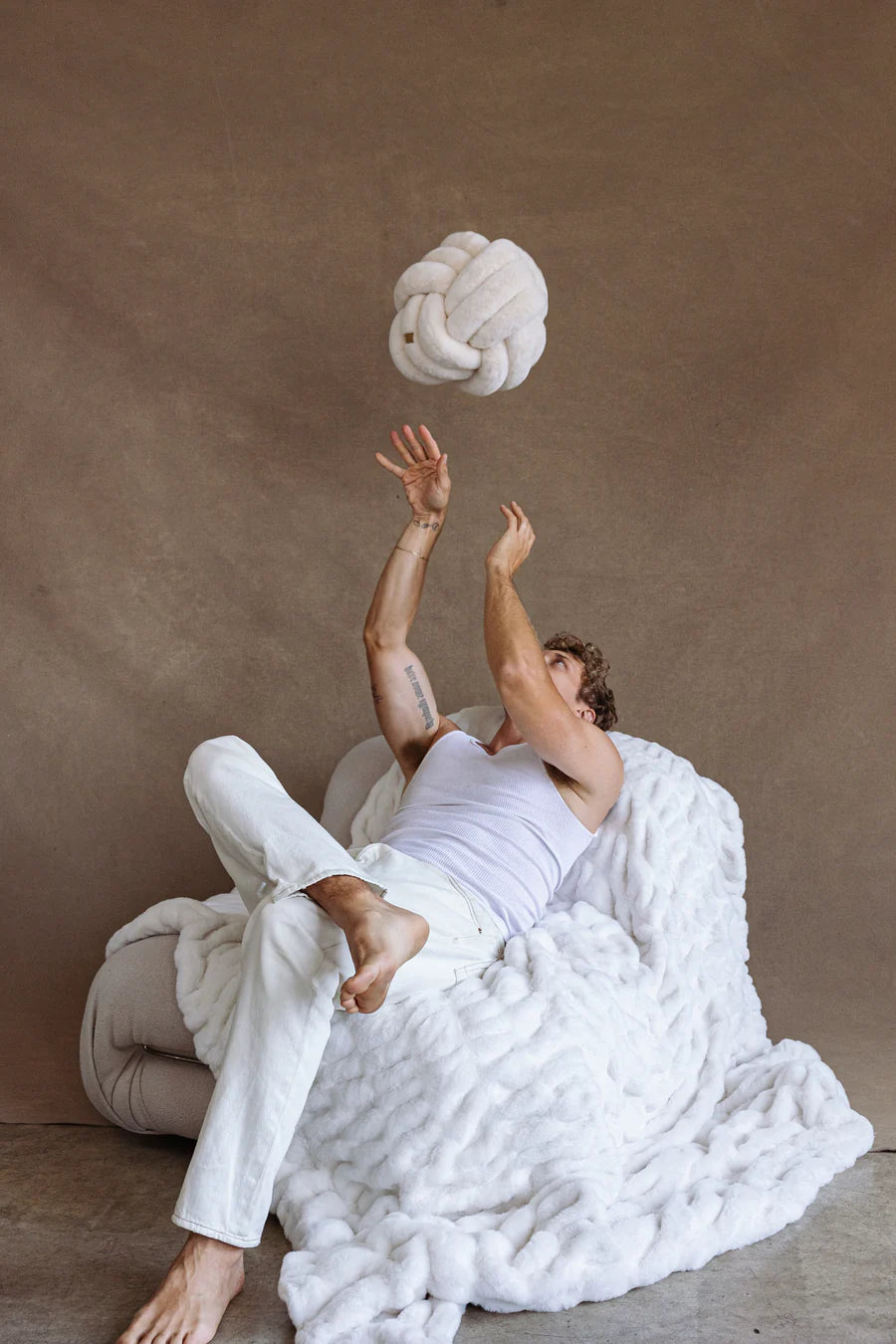 Thryved Cozy Blanket